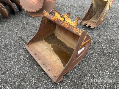 Accurate 42 in Cleanup ローダーバックホー用バケット - Fits John Deere 60D