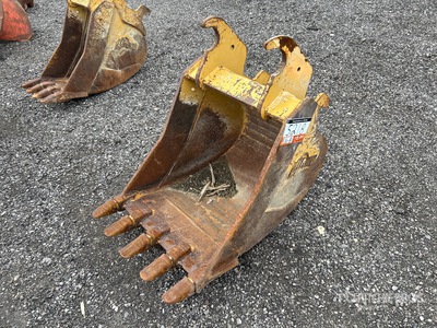 AMI 24 in Digging ローダーバックホー用バケット