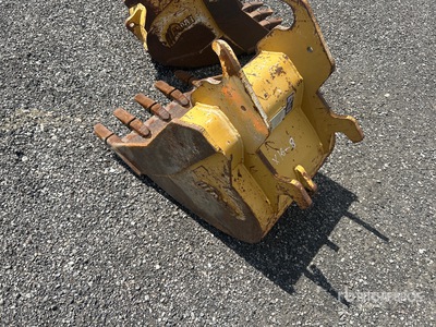 24 in Digging Backhoe Rear Bucket