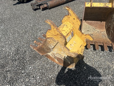 16 in Digging Backhoe Rear Bucket