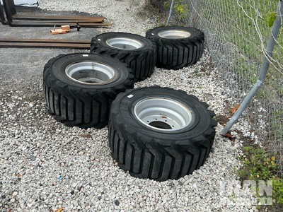 Quantity of (4) 33x15.50-16.5 Outrigger wheels 33x15.50-16.5 Tires