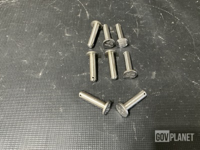 (29) Oshkosh 1887840 Headed Straight Pins