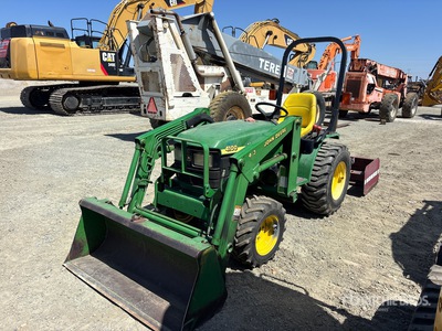 1998 John Deere 4100 4WD utiliteit Tractor