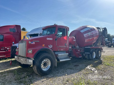 2007 Kenworth W900 6x4 شاحنة خلاط (Inoperable)