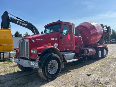 2007 Kenworth W900 6x4 شاحنة خلاط (Inoperable)