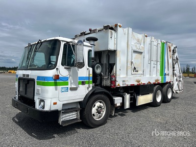 2011 Autocar Xpeditor Waste Collection Truck