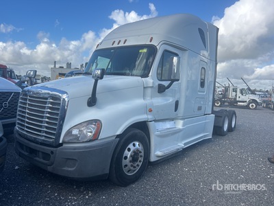 2016 Freightliner Cascadia 125 6x4 Cabeza Tractora Cabina Dormitorio (Inoperable)