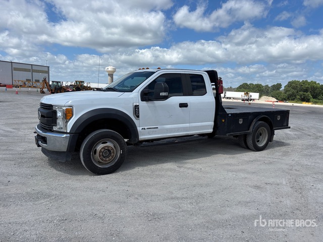 2017 Ford F-450 XL 4x4 Extended Cab Flatbed Truck