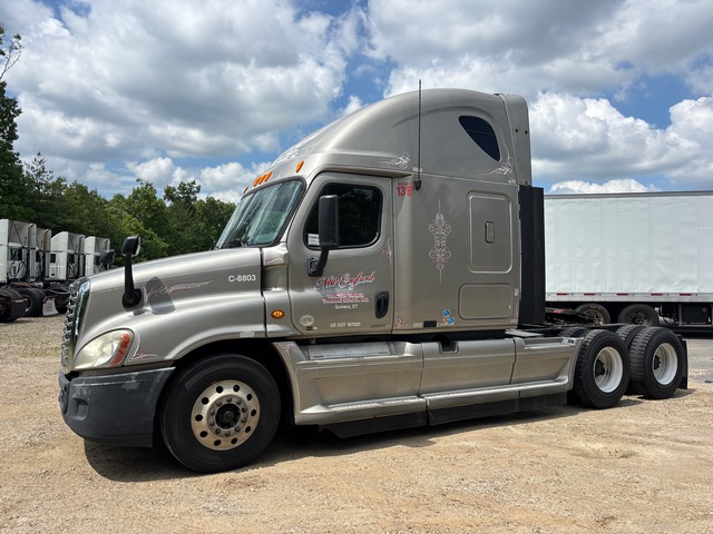 2011 Freightliner Cascadia  113 6x4 T/A Sleeper Truck Tractor