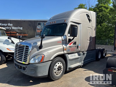 2016 Freightliner Cascadia 113 6x4 T/A Sleeper Truck Tractor (Inoperable)