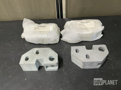 (8) Kalmar RT Center A355940100 Mounting Brackets