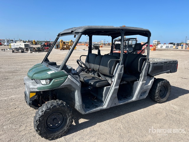 2023 Can-Am Defender Max 4x4 Utility Vehicle