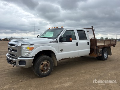 2015 Ford F-350 XLT 4x4 Crew Cab Flatbed Truck