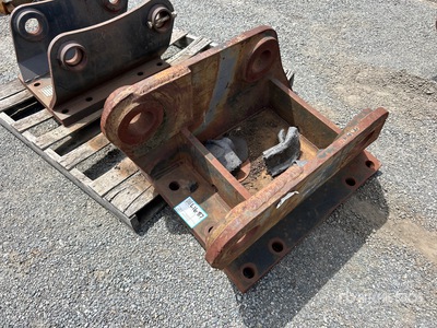 Atlas Copco HB 3100 26 in Breaker bracket