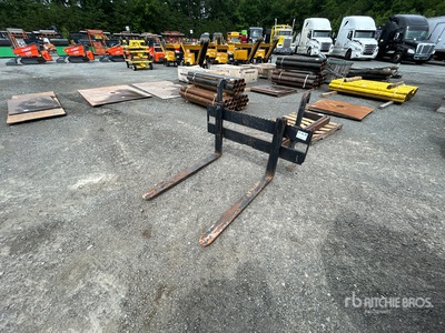 2017 JCB 48 in Backhoe Forks