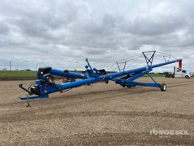 2011 Brandt 1370 13 in x 70 ft Swing Barrena de grano