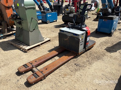 2015 Linde EWR27 6000 lb Electric Ride On Palletwagen