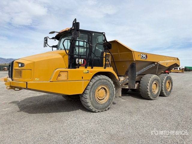 2022 Cat 725 Articulated Dump Truck