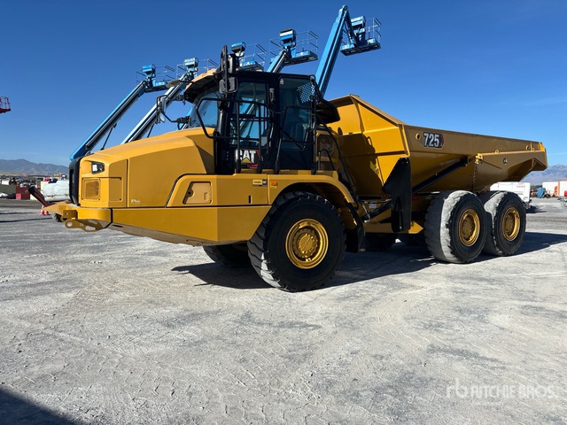 2022 Cat 725 Articulated Dump Truck