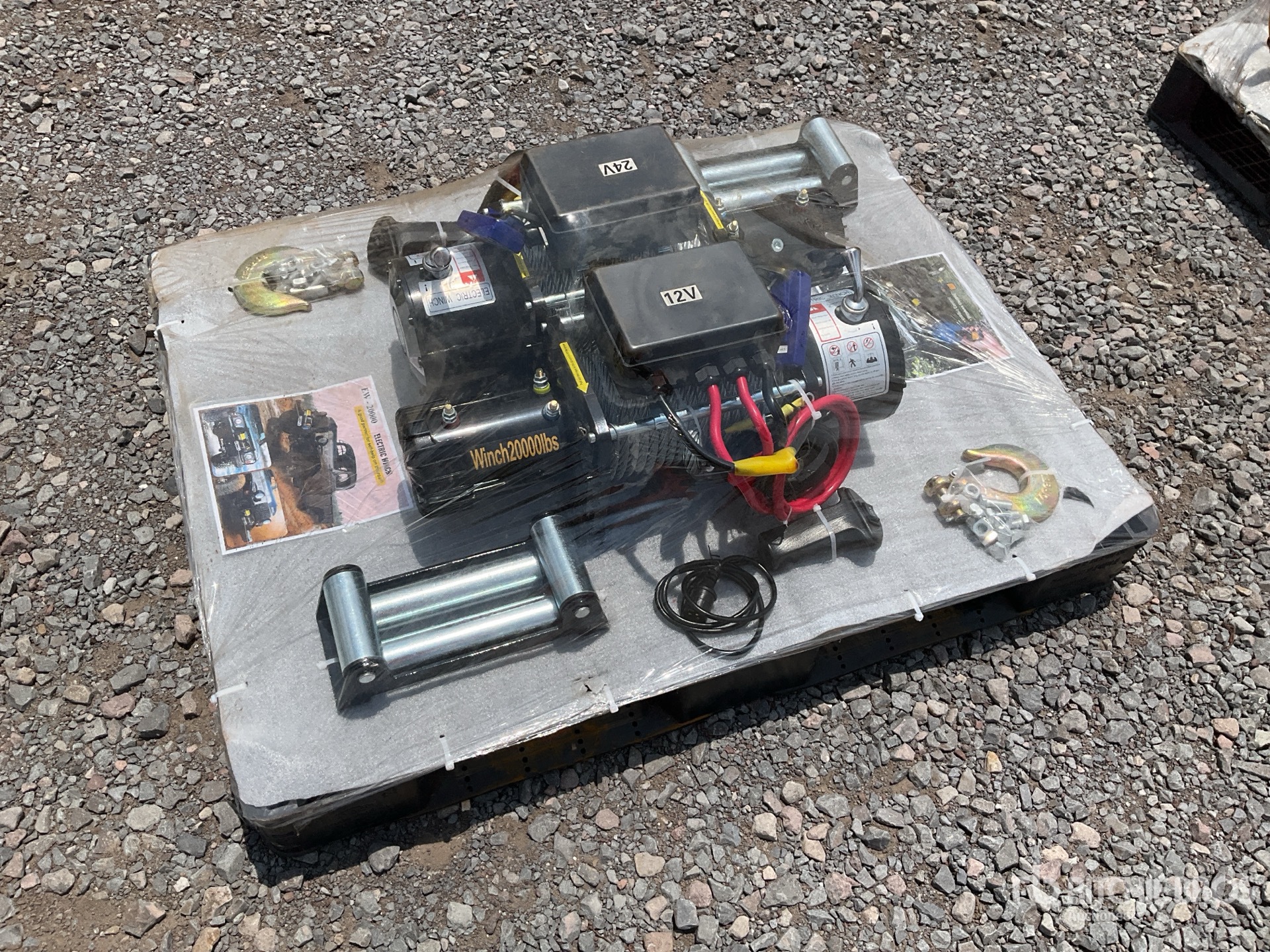 Quantity of (2) 2026 EW20000 Malacate (Sin Usar) / Winch (Unused)