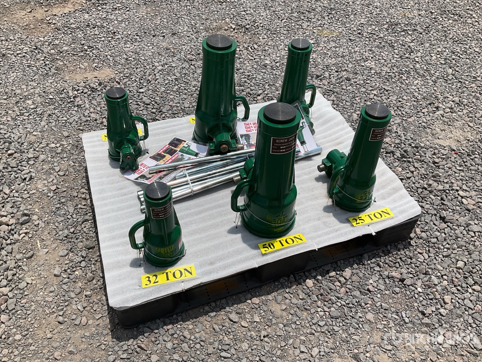 Quantity of (6) 2026 SJSET Lote de Gatos de Botella (Sin Usar) / Screw Jack (Unused)