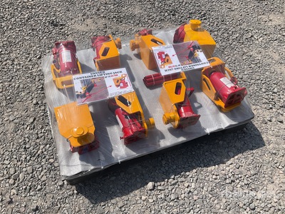 Quantity of (8) 2026 CLJ-25 Container Lifting Jack Set Gato (Unused)