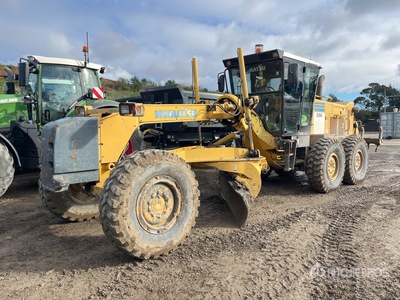 2007 Komatsu GD555-3A Niveleuse motorisé
