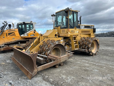 2004 Cat 815F Soil Compactor