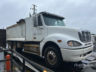 Freightliner FL 112 Columbia 6x4 T/A Dump Truck
