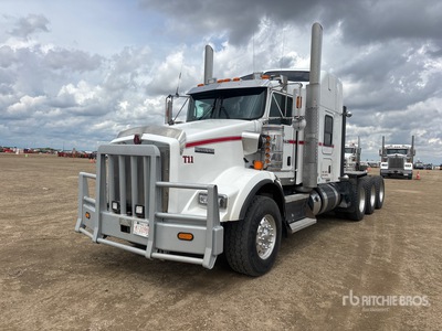 2015 Kenworth T800 8x6 Tri/A Sleeper Truck Tractor