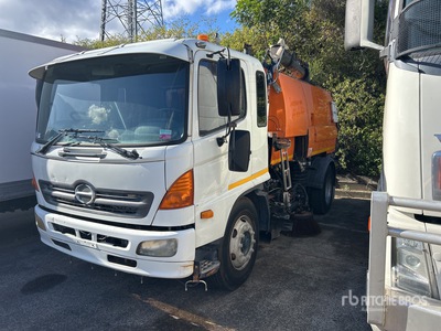 Johnston on 2004 Hino FG16 Sweeper Truck