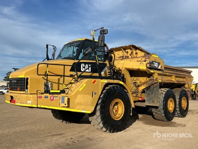 2010 Cat 740 Ejector Dumper articolato