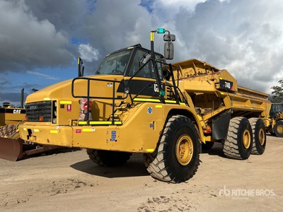 2011 Cat 740E شاحنة قلابة مفصلية