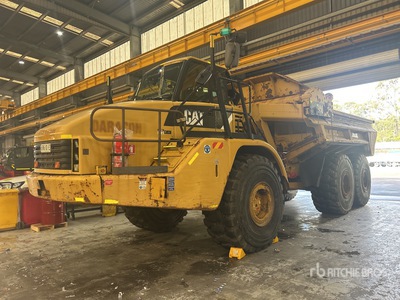 2010 Cat 740E Ejector Camion à benne articulé