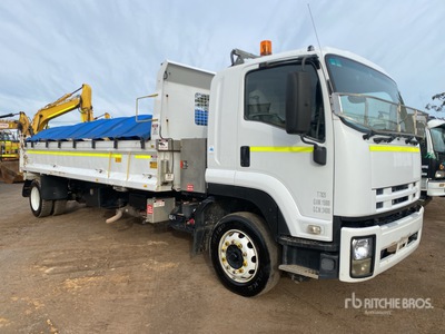 2008 Isuzu FTR900 4x2 Camion à benne basculante D/E