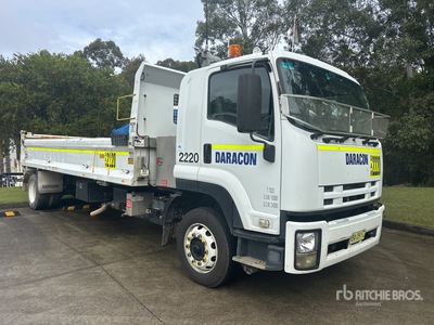 2009 Isuzu FTR 4x2 T/A Dump Truck