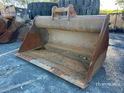 2007 TE 2400 mm Q/C Cleanup Excavator Bucket - Fits Hitachi ZX470H-3