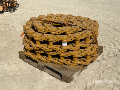 Quantity of (2) Cat Track Link Assemblies その他 - 機械部品