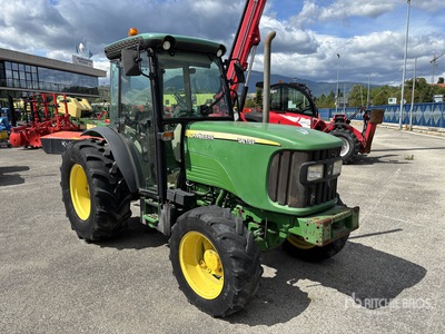 John Deere 5615F Tracteur agricole 4 roues motrices