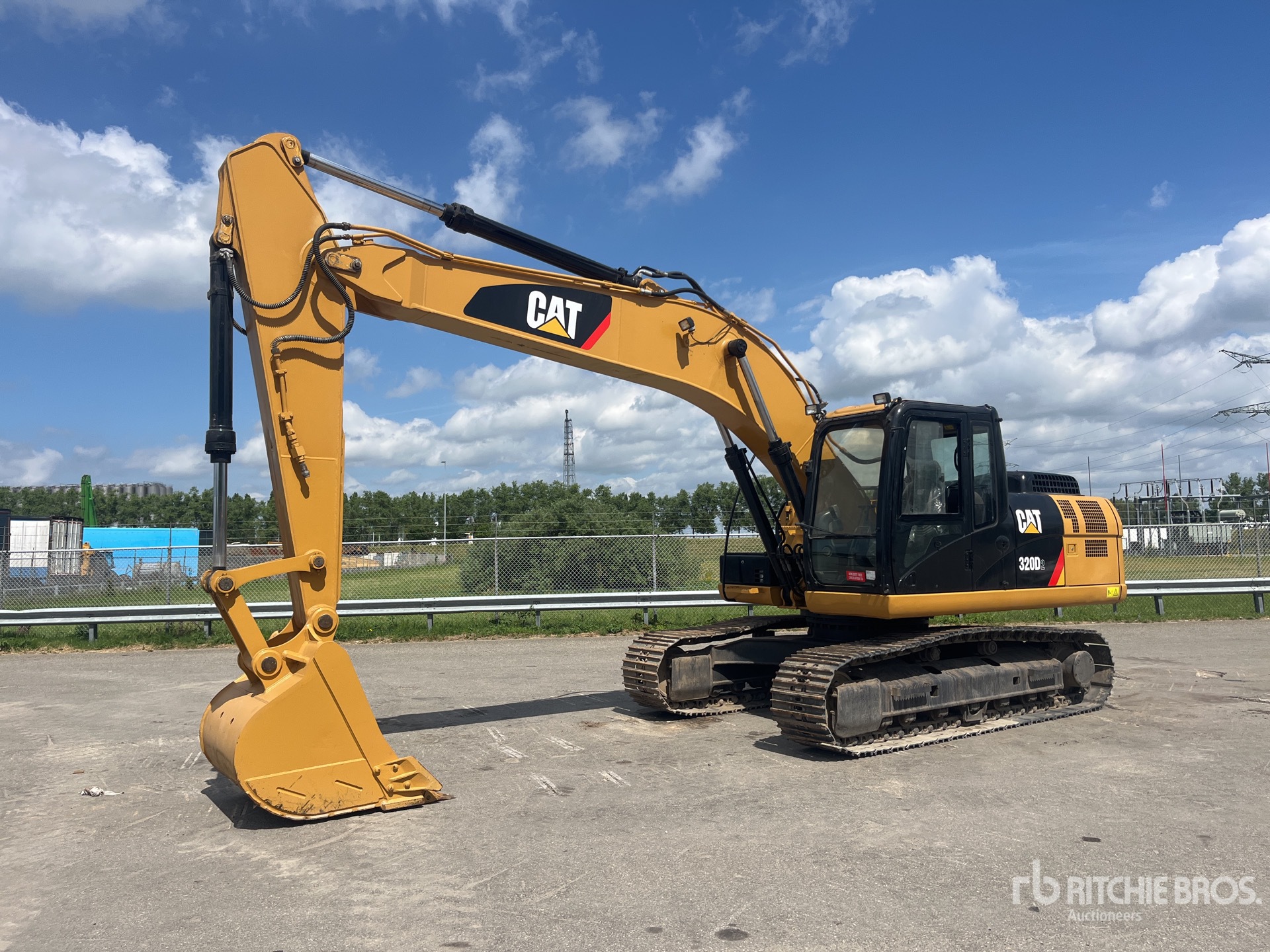 2018 Cat 320D2 Tracked Excavator