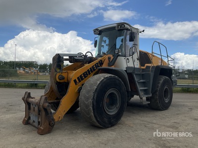 2014 Liebherr 576 جرافة
