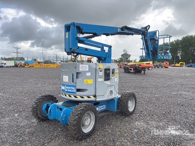 2014 Genie Z-34/22 4WD Diesel Articulating Boom Lift