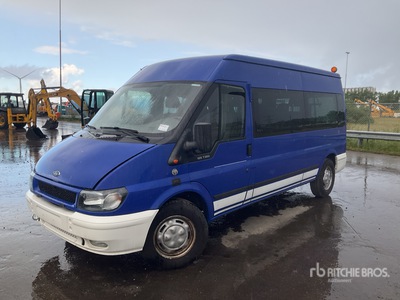 Ford Transit 4x2 Mini 8+1 Seat を見 Bus (Inoperable)