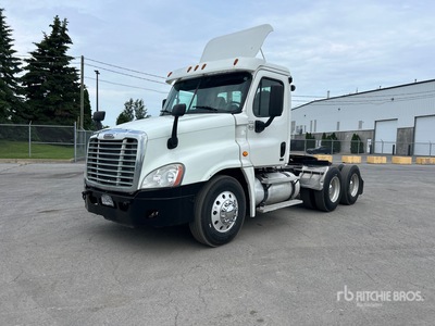 2011 Freightliner Cascadia 125 6x4 T/A Day Cab Truck Tractor