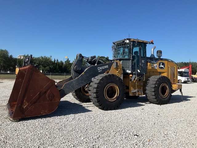 2020 John Deere 744L Wheel Loader