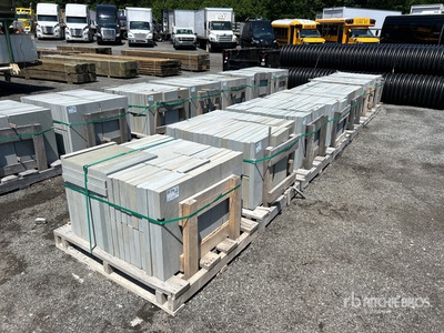 Quantity of (7) Pallets of Bluestone Landscaping Paver Piedra