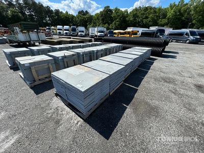 Quantity of (7) Pallets of Bluestone Landscaping Paver Stone