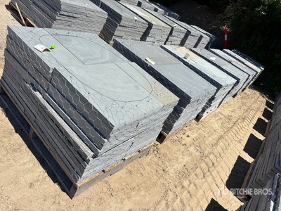 Quantity of (7) Pallets of Bluestone Landscaping Paver Stone (Unused)