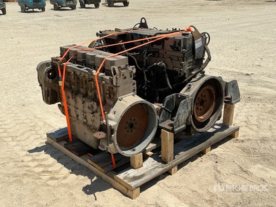 Quantity of (2) Cummins Moteur
