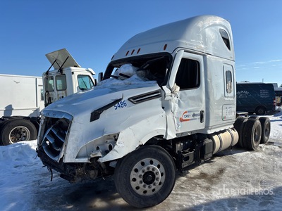 2024 Freightliner-SALVAGE Cascadia 126 6x4 Cabeza Tractora Cabina Dormitorio (Inoperable)